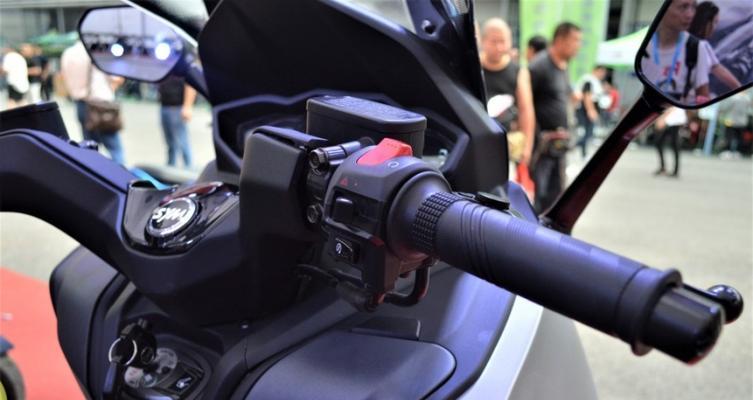 飞秒TL500手机的全面评测（探索飞秒TL500手机的性能、功能与用户体验）