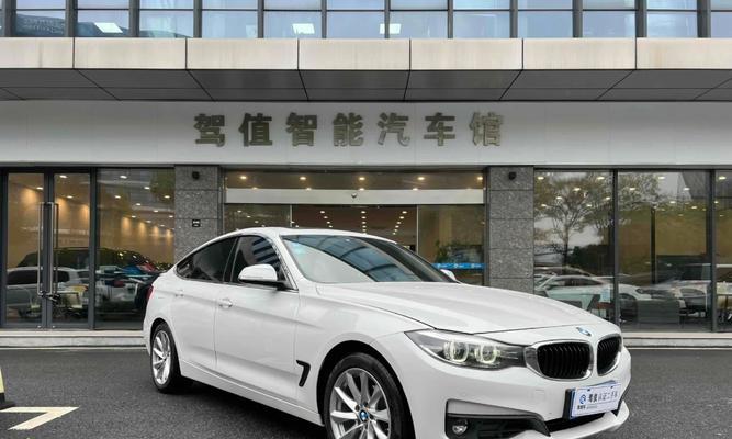 BMW320i（一款值得期待的豪华轿车）